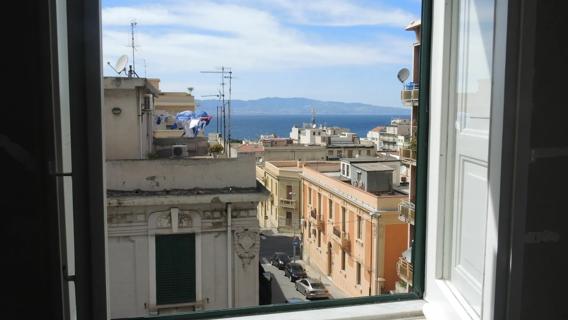 B&B Fuori Squadro - In Centro Con Terrazza Relax Vista Mare Reggio di Calabria